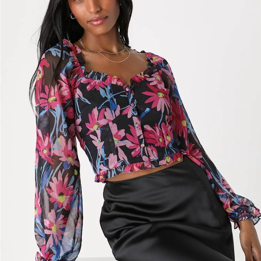 Lulu's Blooming Trend Black Floral Print Long Sleeve Ruffled Crop Top Medium